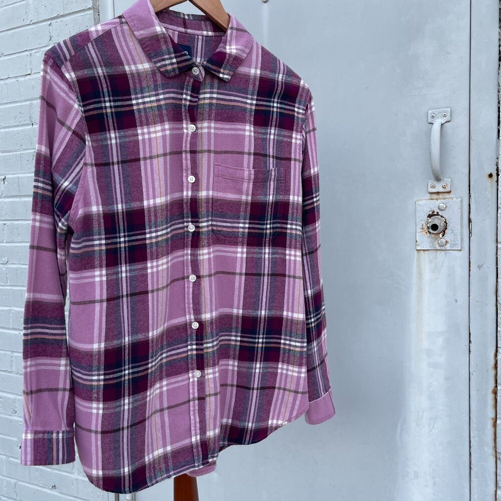 Women's GAP Medium Purple Plaid Long Sleeve Button Down Flannel Shirt - Picture 8 of 16